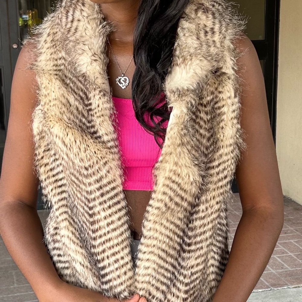 Tiger Brown & Tan Print Sleeveless Fur-like Vest Soft Tan Lining (NWOT)